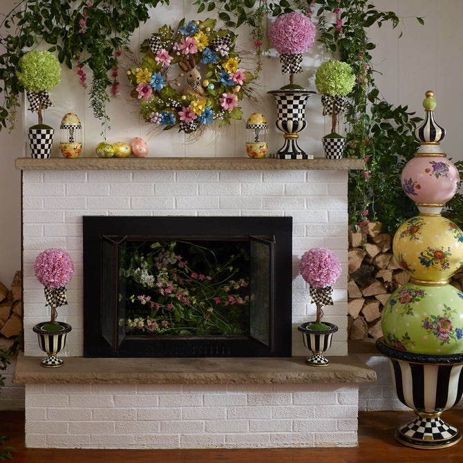 Courtly Check Pedestal Tabletop Urn