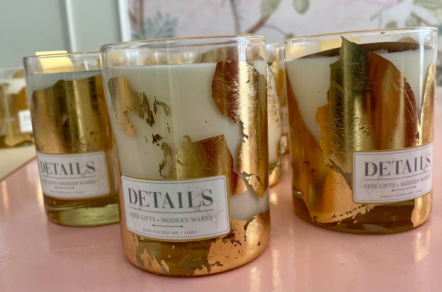 Details Signature Candle